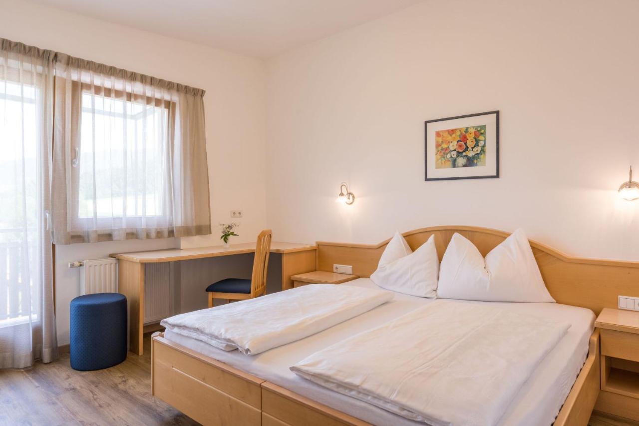 Garni Schorneck Bed & Breakfast Брунико Екстериор снимка